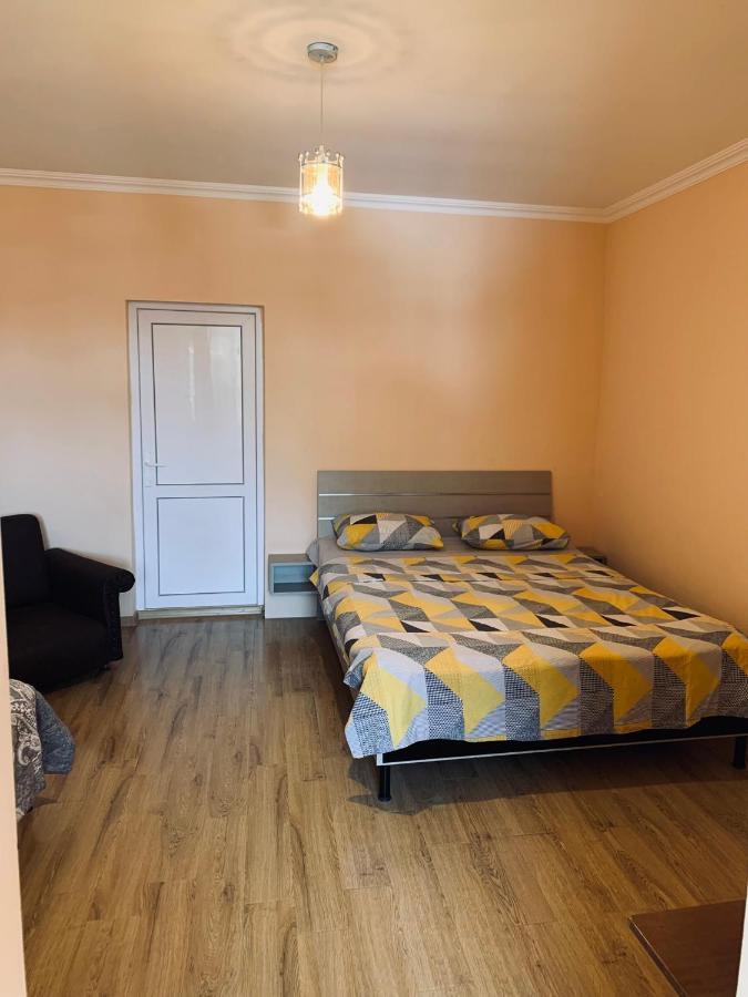 Ano'A Apartment Borjomi Ngoại thất bức ảnh