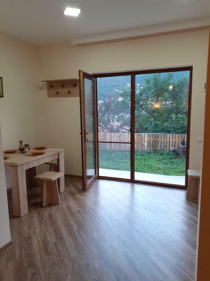 Ano'A Apartment Borjomi Ngoại thất bức ảnh