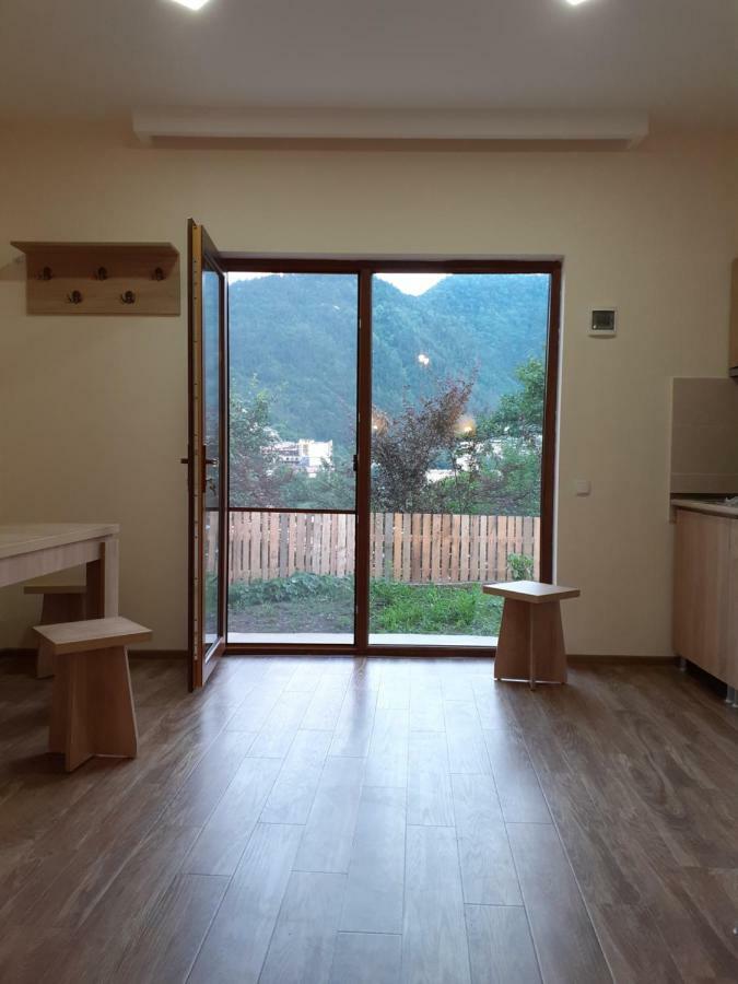 Ano'A Apartment Borjomi Ngoại thất bức ảnh
