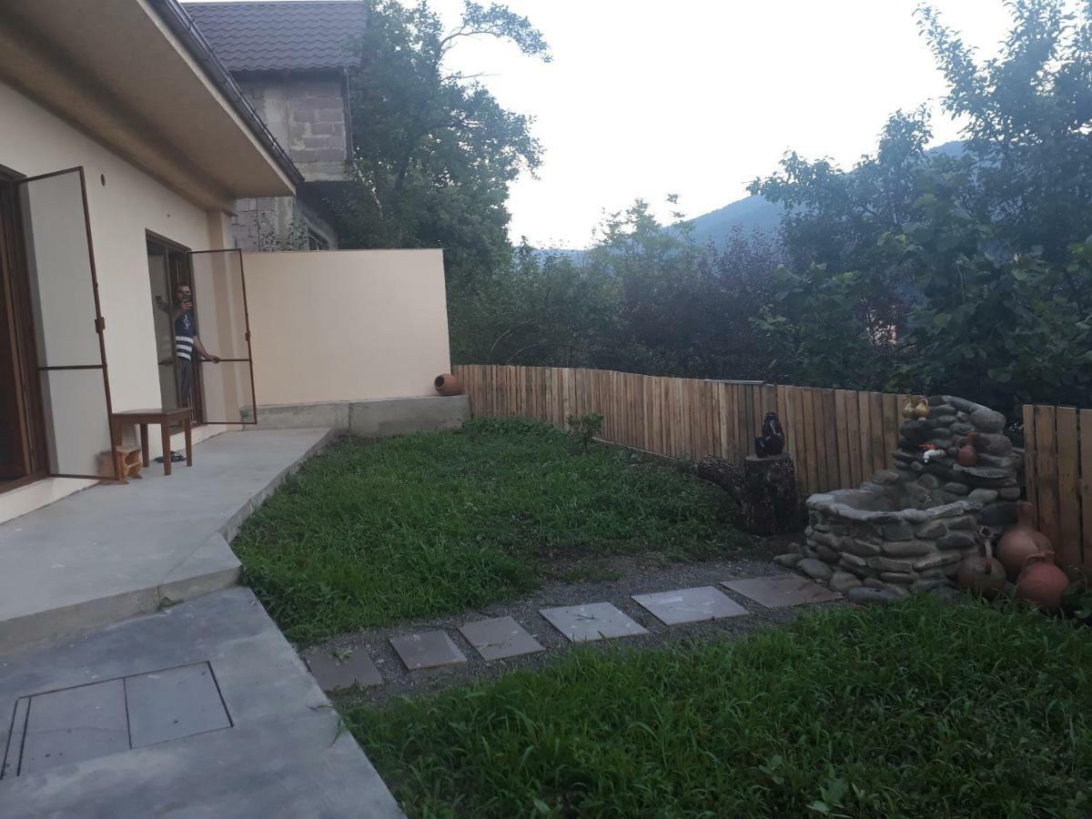 Ano'A Apartment Borjomi Ngoại thất bức ảnh